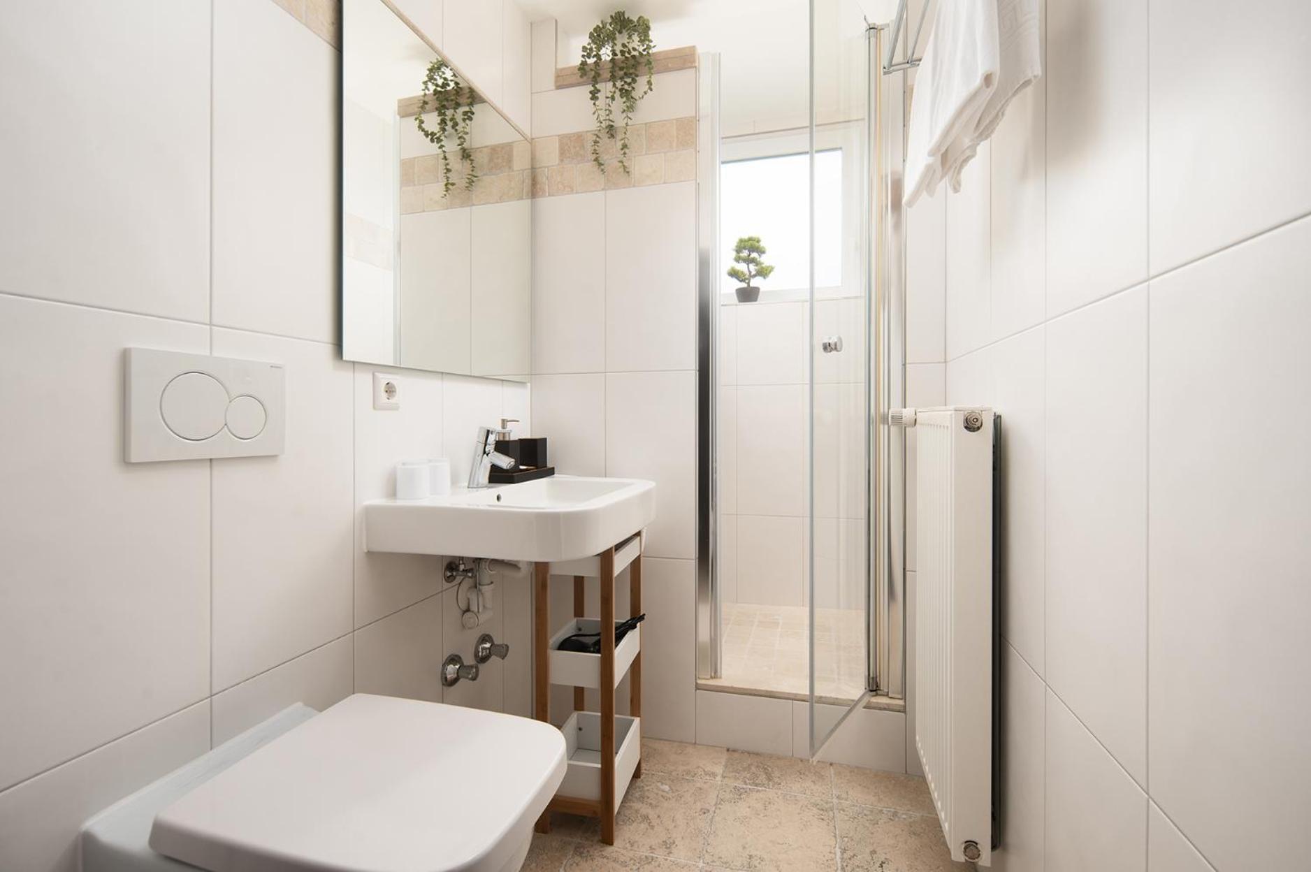 Hotel Vier Jahreszeiten Therme & Kliniken Bad Krozingen Naehe Freiburg & Schwarzwald Ideal Fuer Wellness Kur & Business Ausfluege 24H Check In- Wlan & Parken Gratis 외부 사진