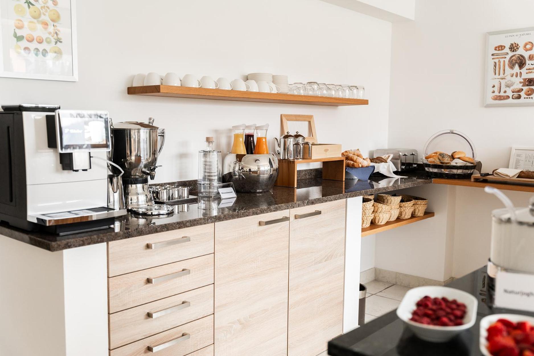 Hotel Vier Jahreszeiten Therme & Kliniken Bad Krozingen Naehe Freiburg & Schwarzwald Ideal Fuer Wellness Kur & Business Ausfluege 24H Check In- Wlan & Parken Gratis 외부 사진