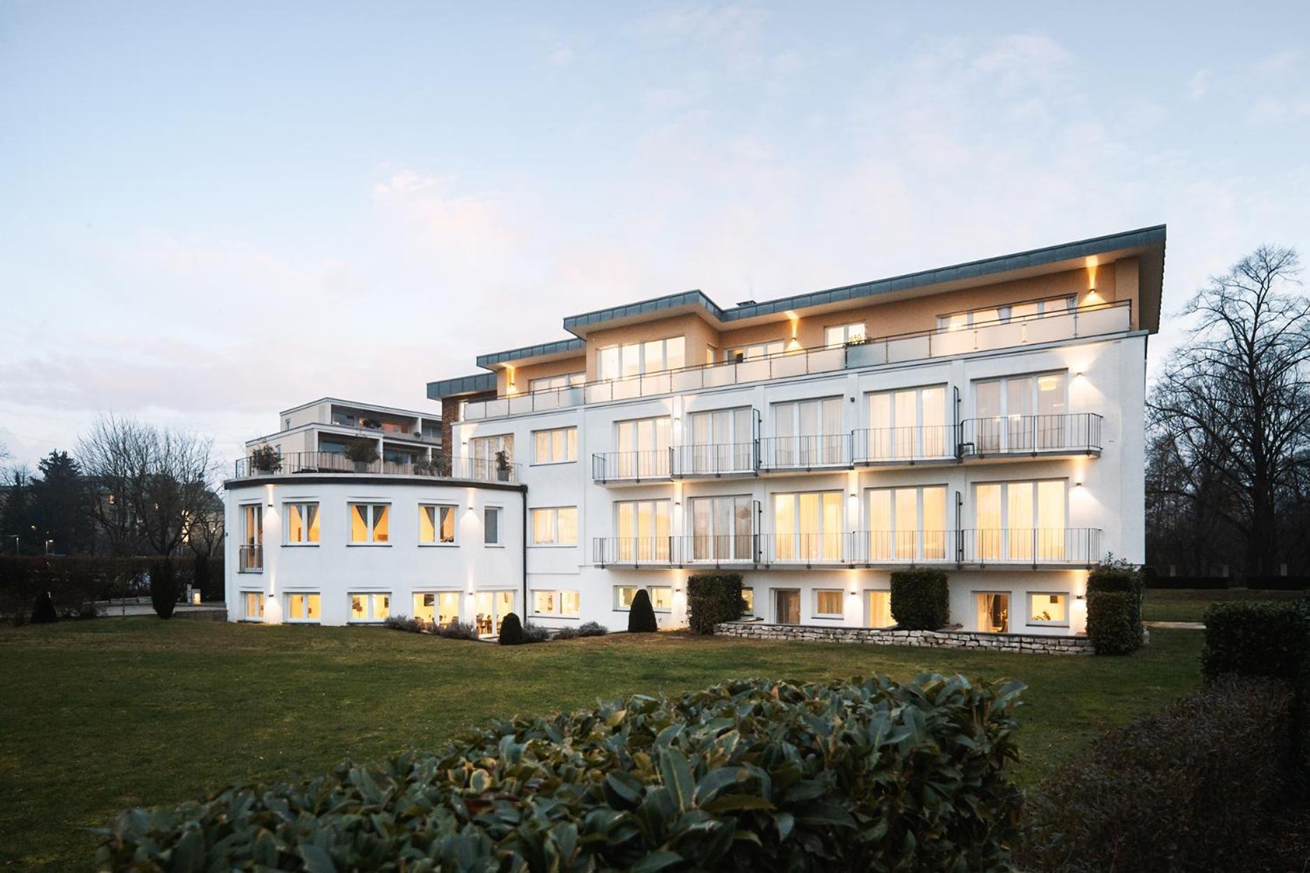 Hotel Vier Jahreszeiten Therme & Kliniken Bad Krozingen Naehe Freiburg & Schwarzwald Ideal Fuer Wellness Kur & Business Ausfluege 24H Check In- Wlan & Parken Gratis 외부 사진