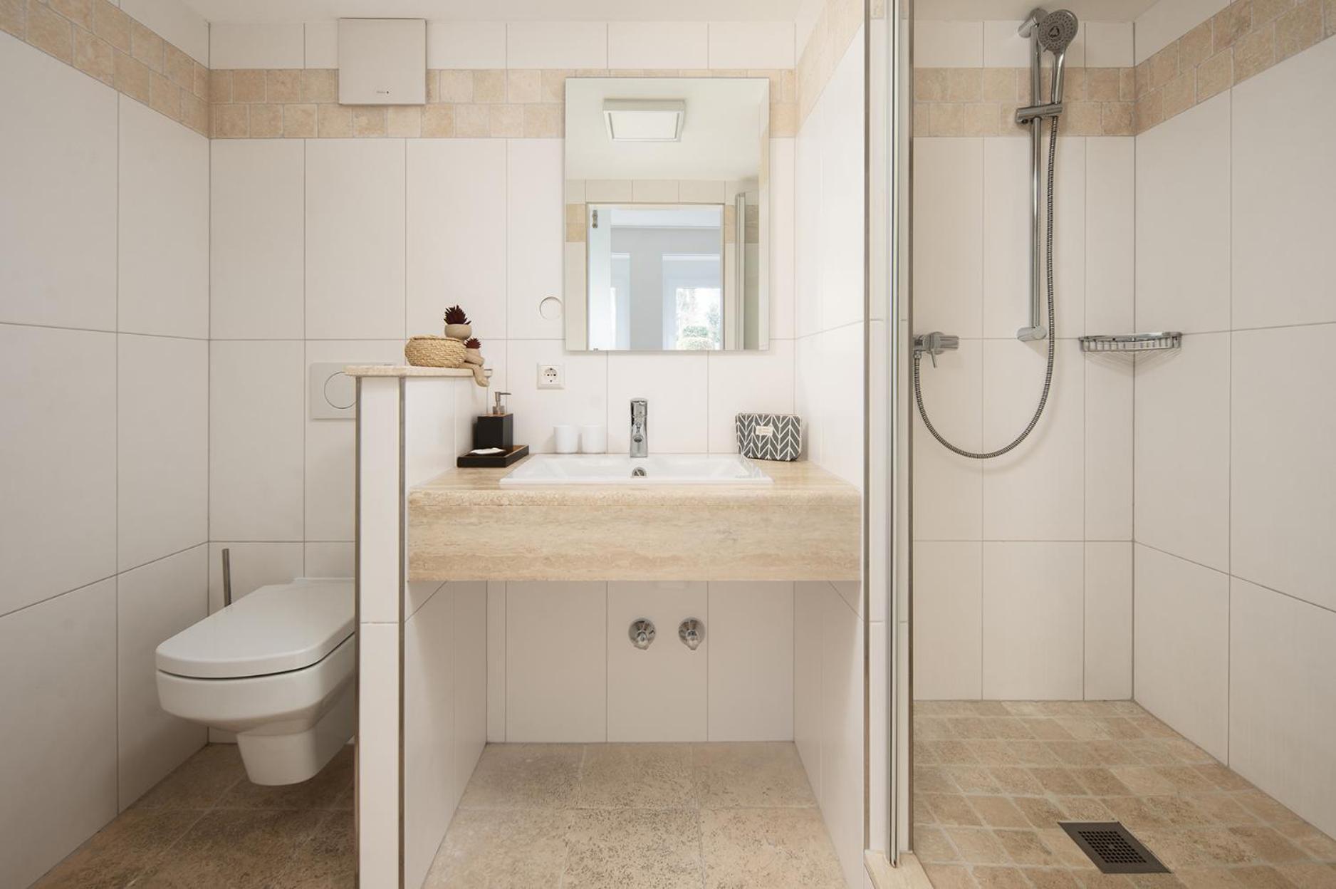 Hotel Vier Jahreszeiten Therme & Kliniken Bad Krozingen Naehe Freiburg & Schwarzwald Ideal Fuer Wellness Kur & Business Ausfluege 24H Check In- Wlan & Parken Gratis 외부 사진